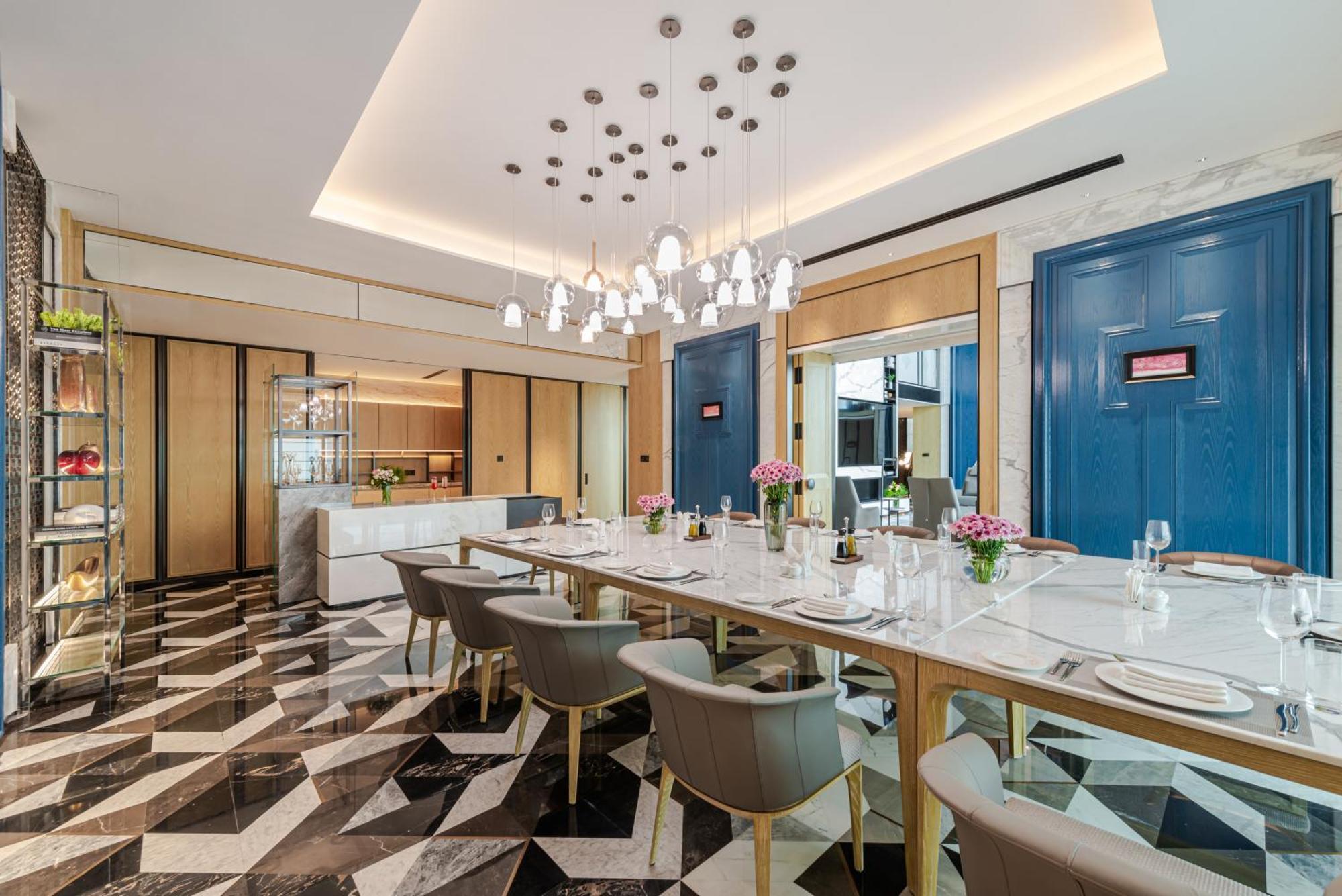 Narcissus The Royal Hotel Riad Exterior foto The Club at Hong Kong International Airport